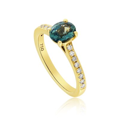 Wylde's Teal sapphire and diamond shoulders ring in 18ct yellow gold