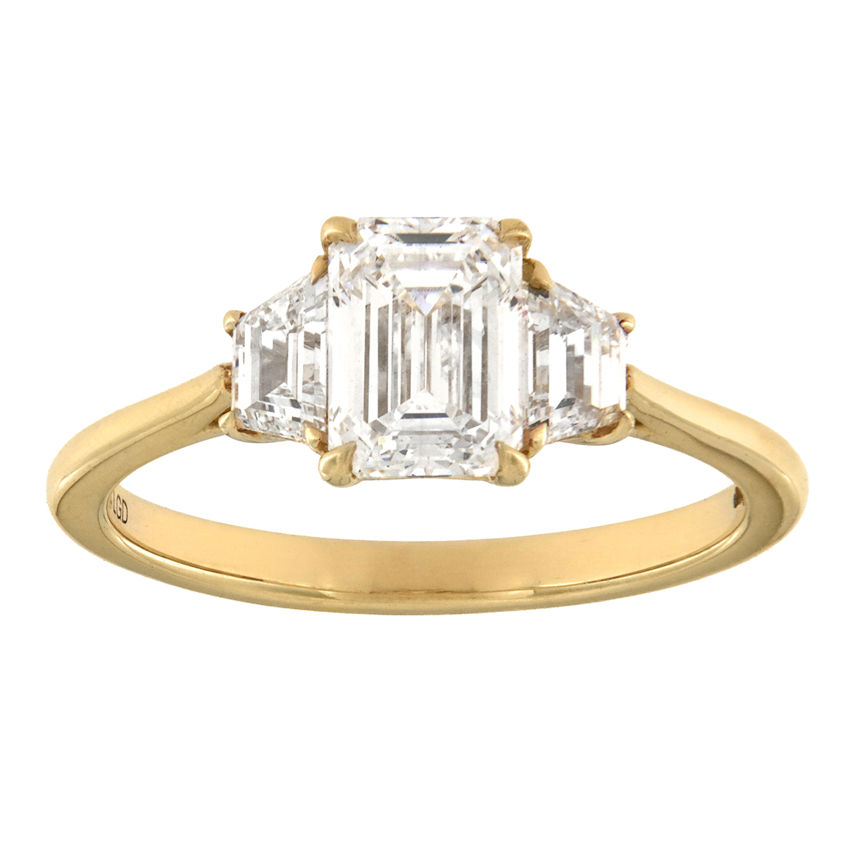 25220 lab grown emerald trapezoid cut diamond trilogy ring lab grown emerald trapezoid cut diamond trilogy ring yellow gold