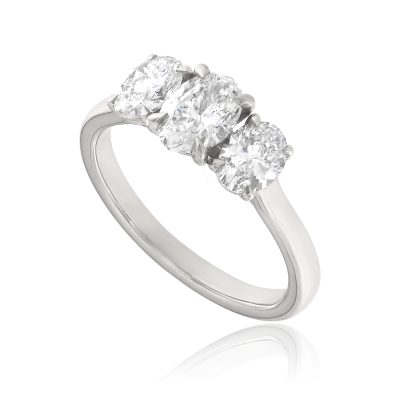 oval cut diamond trilogy ring